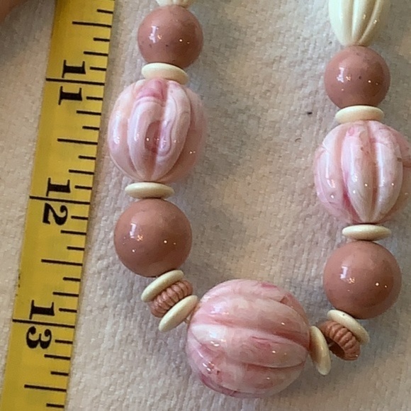 Avon swirl acrylic graduated beads twist hidden closure clasp vintage - Picture 5 of 7